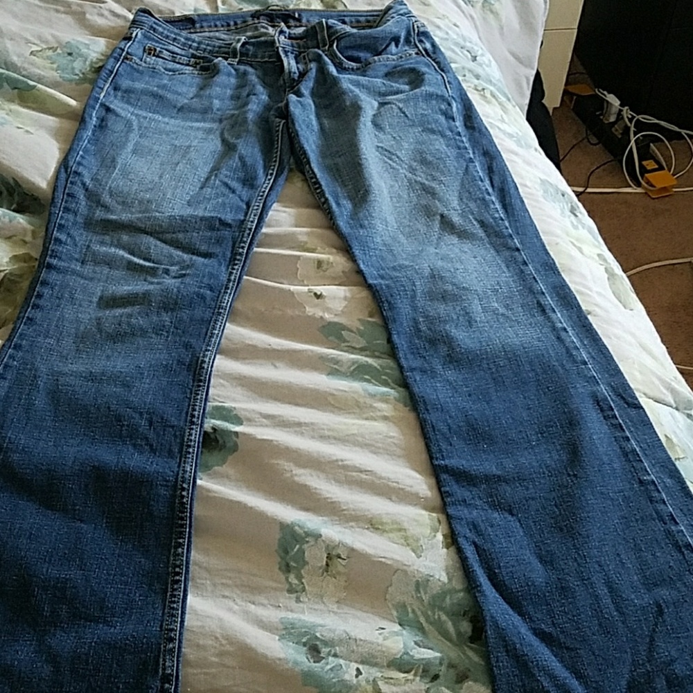 Levis 524 jeans